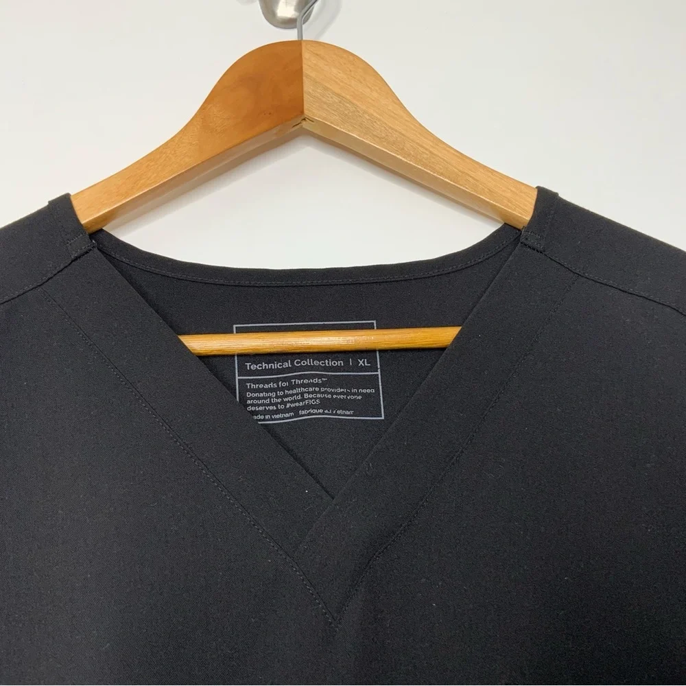 FIGS Black Men Scrub Set. Scrub Top XL. Scrub Bottoms XL. - Picture 7 of 14